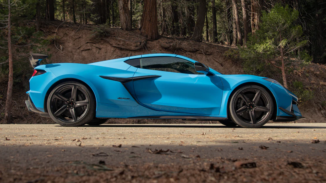Click to Enlarge-Esc to Close Corvette Generations/C8/C8 2023 Blue Z06-Z07 Right 2.webp